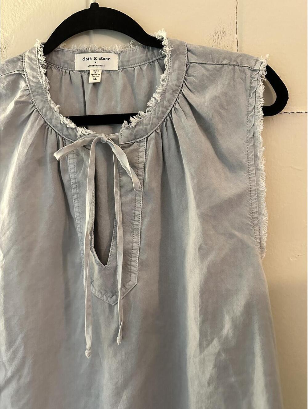 Cloth & Stone x Anthropologie Chambray Sleeveless Blouse Fringe detail Size XL - Picture 2 of 9